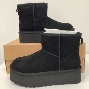 UGG Classic Mini 1134991 Black Platform Ankle Snow Boots Woman